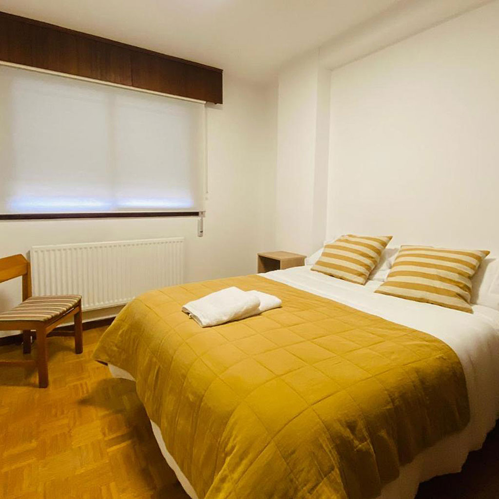 habitación de matrimonio en el palacio marques vega de azno